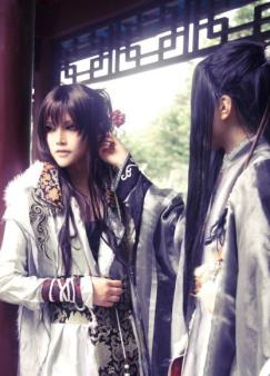 ���A����